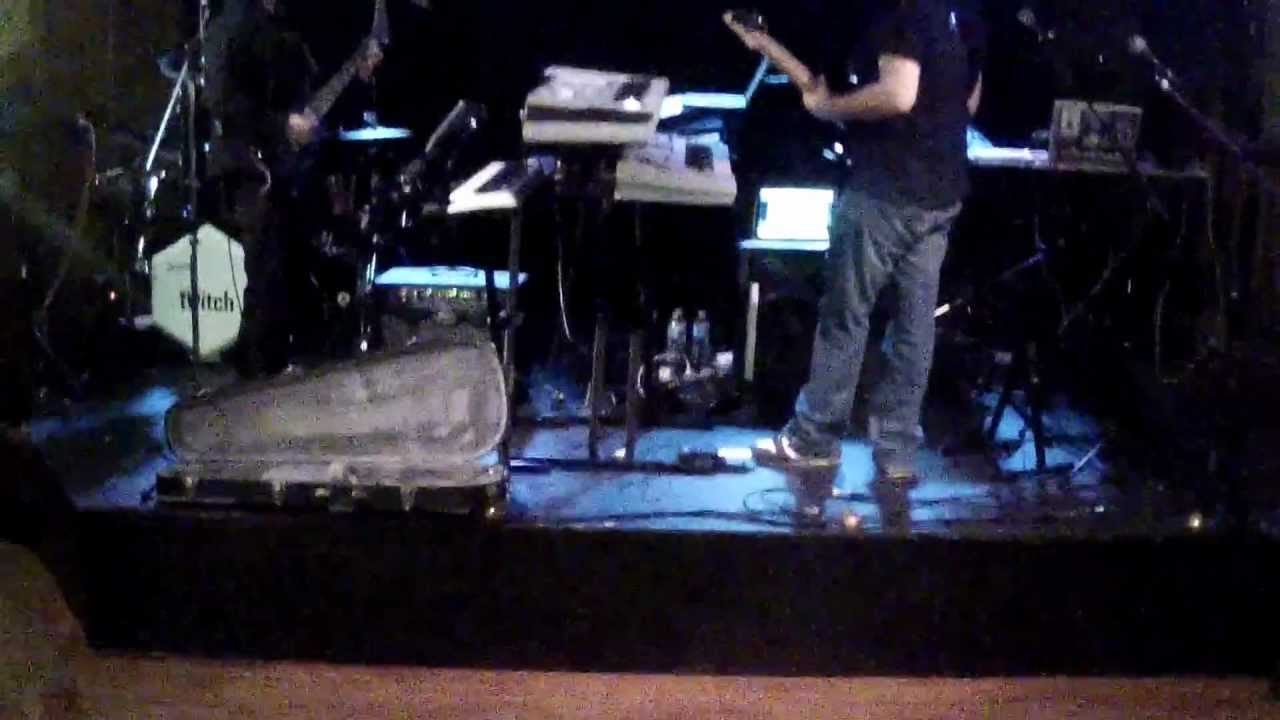 Pandemik9 warming up before the show