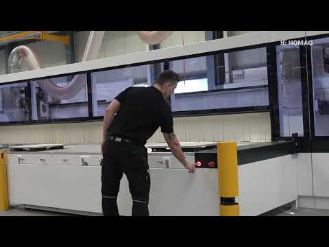 HOMAG CENTATEQ T-300 Bedienelemente direkt an der Maschine | CNC Bearbeitungszentrum mit Tandemtisch