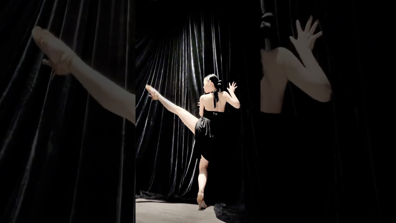 Black Latin Girl’s Graceful Dance ✨ | Do You Like Her Style? 