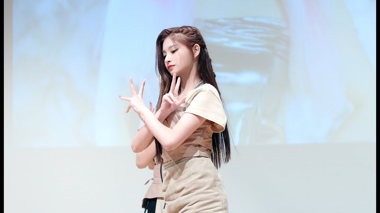 190831 Adios Everglow Yiren focus | 에버글로우 왕이런 아디오스 4K 직캠