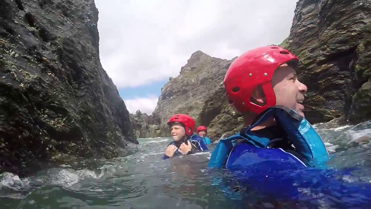 Natural wave machine - Coasteering Devon, Gara Rock summer 2017