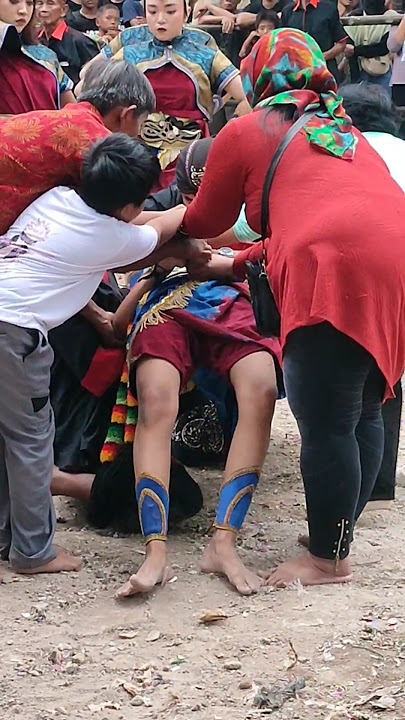 penarikan khodam penari cantik #kudalumping #jaranan #kesurupan