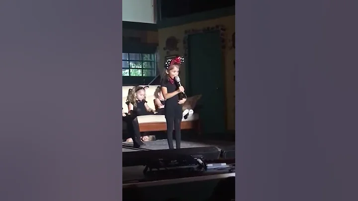 Adriana Gamero singing My New Philosophy at Cultur...
