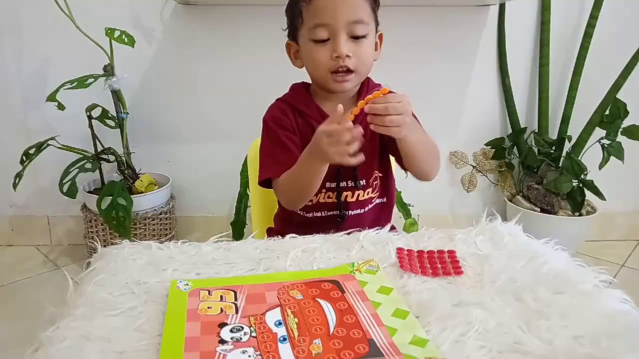  Mainan  Anak  Edukasi Melatih Motorik  Halus dengan Menempel 