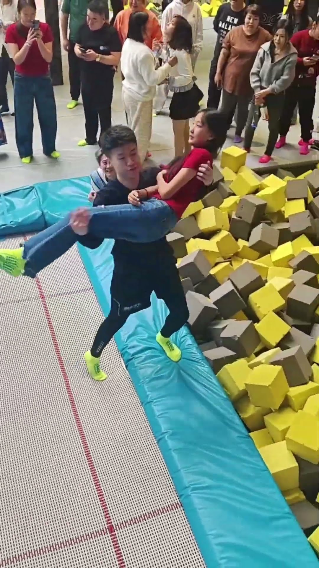 Watch This Teen Jump Around A??Fun Park Trampoline For The First Time #viralvideo #shorts