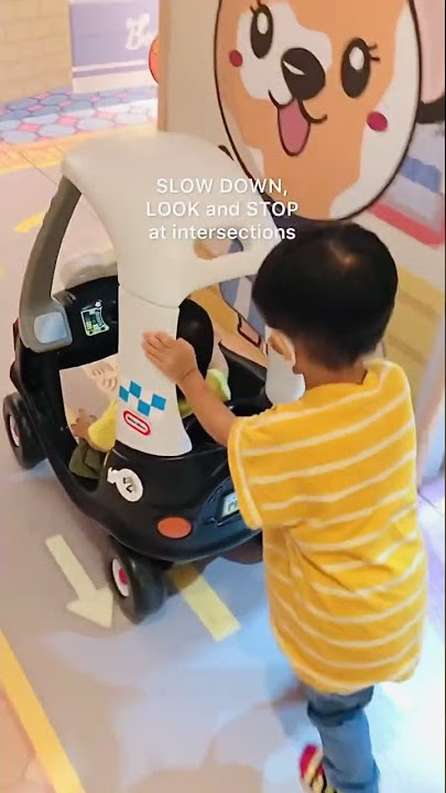 3y kid take care of 1y kid with Little Tikes Cozy Coupe Car