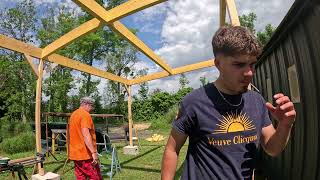 EP 4. Abri de la caravane.  Toiture terminée, A suivre terrasse