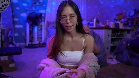 ASMR | Body Triggers & Clothes Scratching (fast collarbone tapping and more)