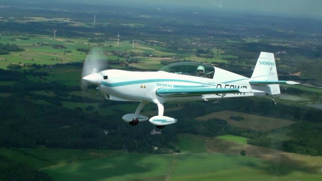   Siemens Extra 330LE electric plane