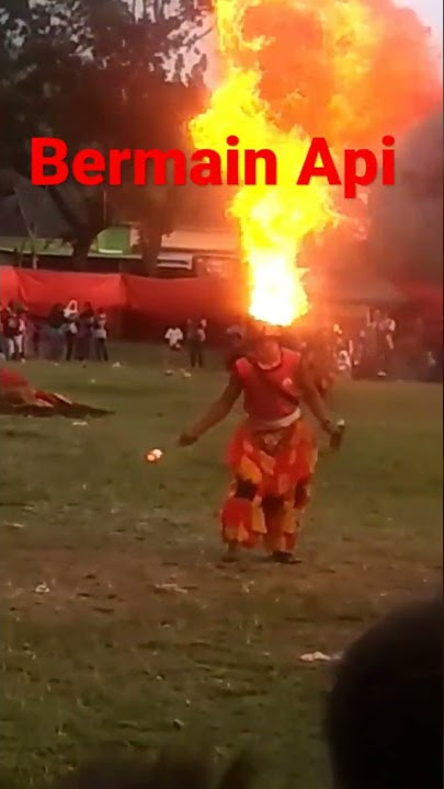 Atraksi semburan api