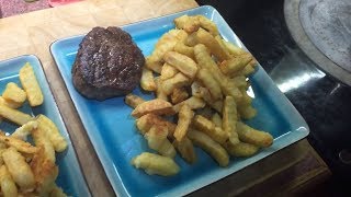 The Curry Cookbook s01e06 Fillet Steak with Creamy Pepper Sauce and Chips
