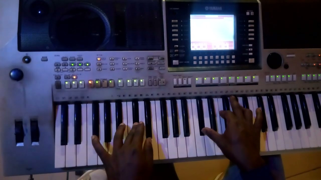 dore uko settinga 🎹amajwi ya slow muri piano 🙏(how you can set voice when you are going to play slow