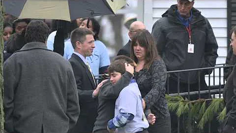 Newtown buries first two child victims