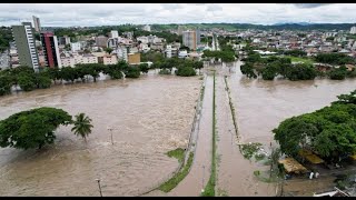 :  !:    ²- 100    . Brazil floods