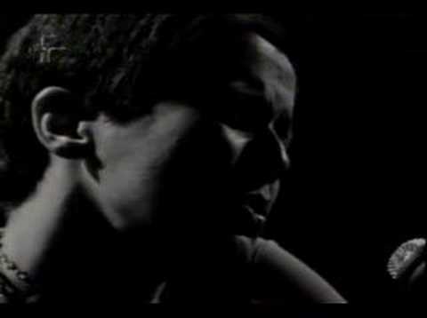 elis regina - atras da porta