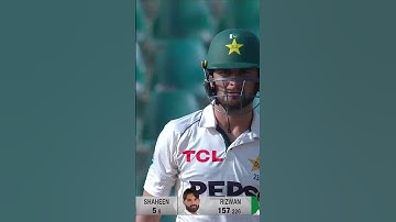 Shaheen Afridi joins the charge 💪#PAKvBAN | #TestOnHai