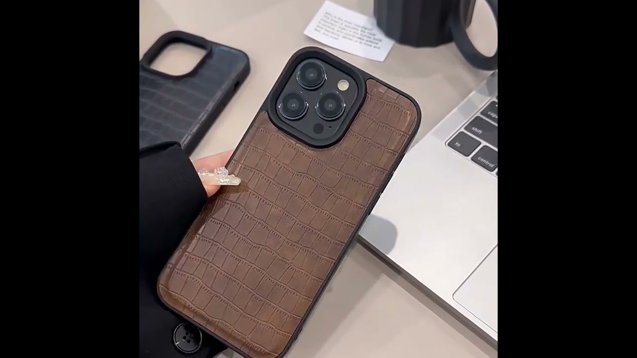 Шкіряний чохол "Crocodile Pattern" для Apple iPhone 15 Pro Коричневий