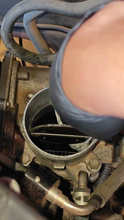 Stop rough idle: cleaning electronic throttle body