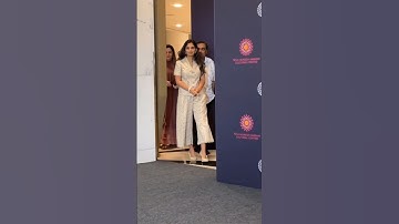 Mukesh Ambani Nita Ambani Isha Ambani Anand Piramal At Wildlife Photographer Of the Year Exhibition