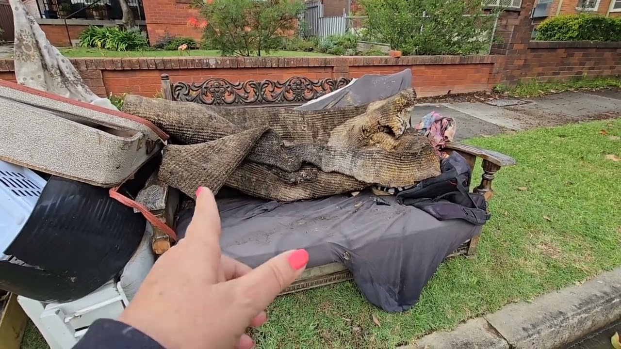 Я в ШоКе ! Нашла сумку на свалке ! Открыла а ТАААМ  Это надо видеть . Не мусорка антикварный магазин