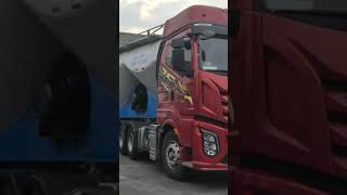 Bulk cement trailer for flour transport