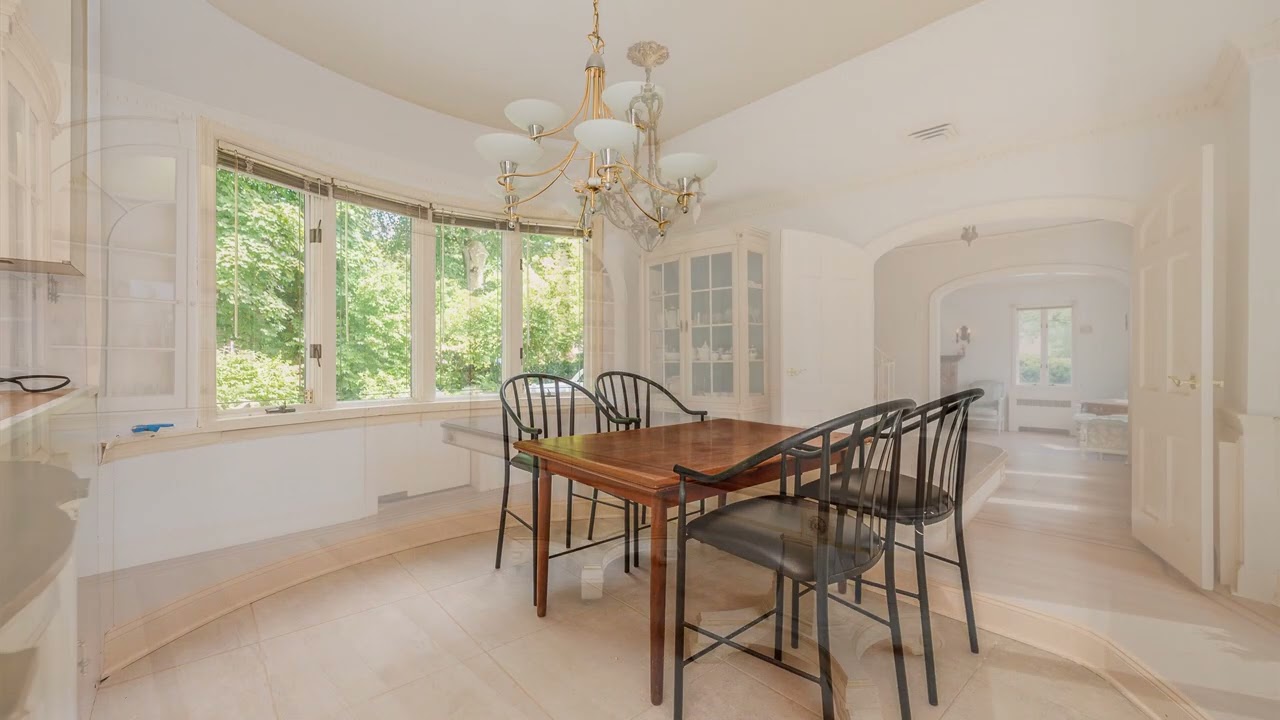 1 Parkside Dr, Great Neck, NY