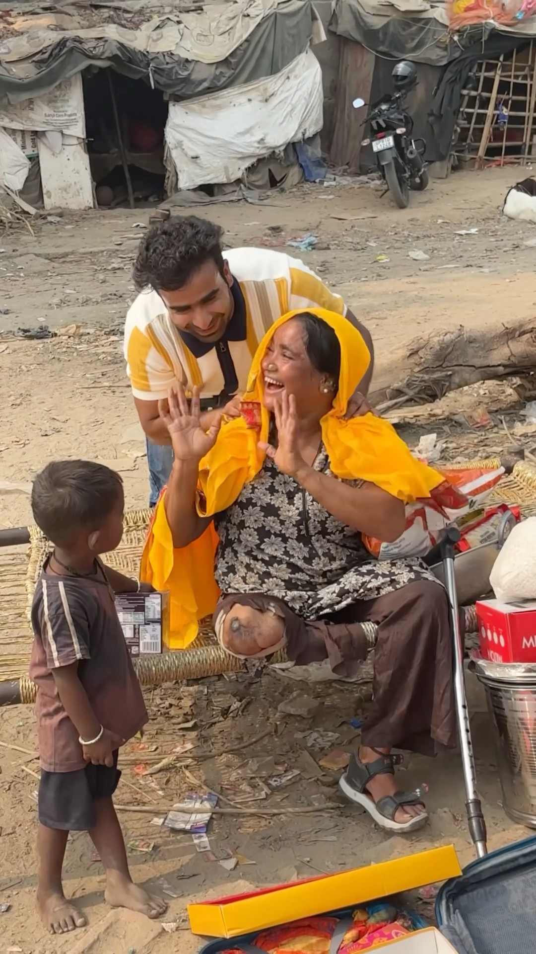 मैं इनके लिए ही जियूँगा  ????#humanity #respect #helping #trending #viralvideo#youtubeshorts ?