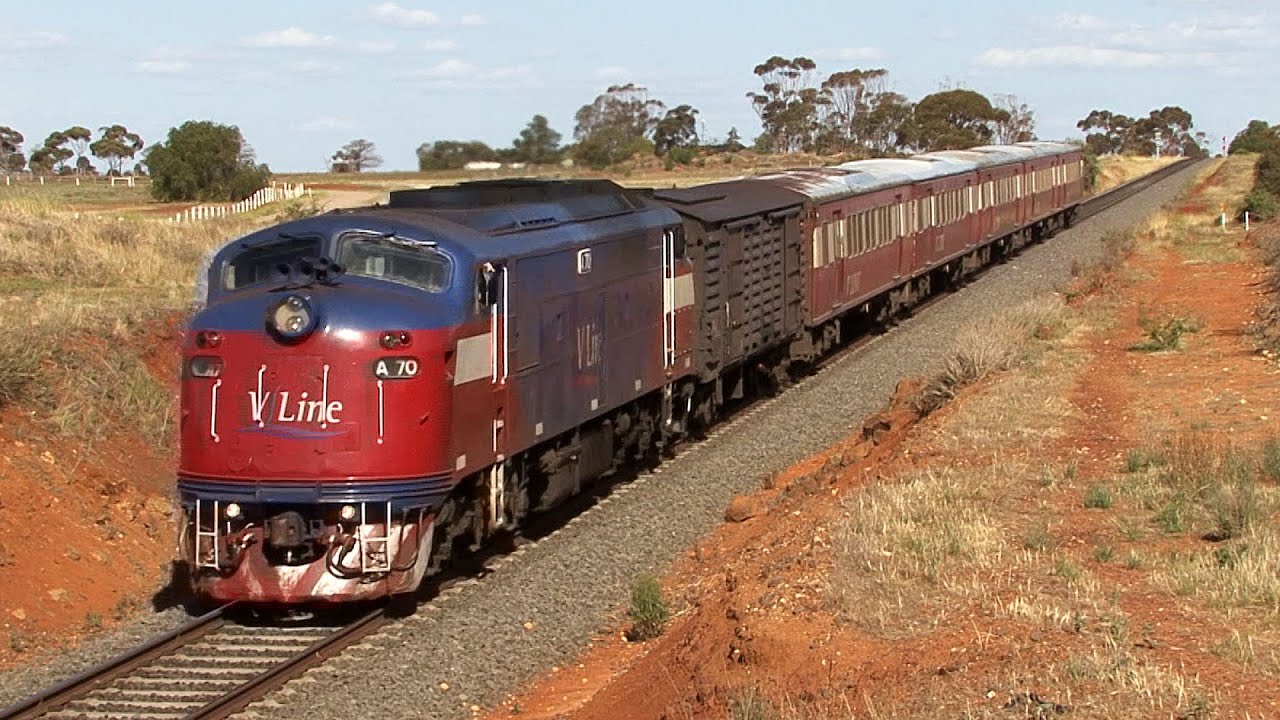 V/Line Trains to Bacchus Marsh: Australian Trains - YouTube