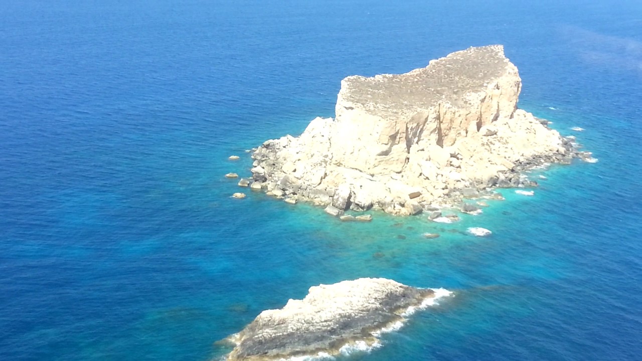 Flying over the island of Filfla ( Malta )