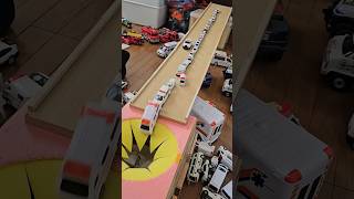 A Car vs Cars #automobile #toys #救急車