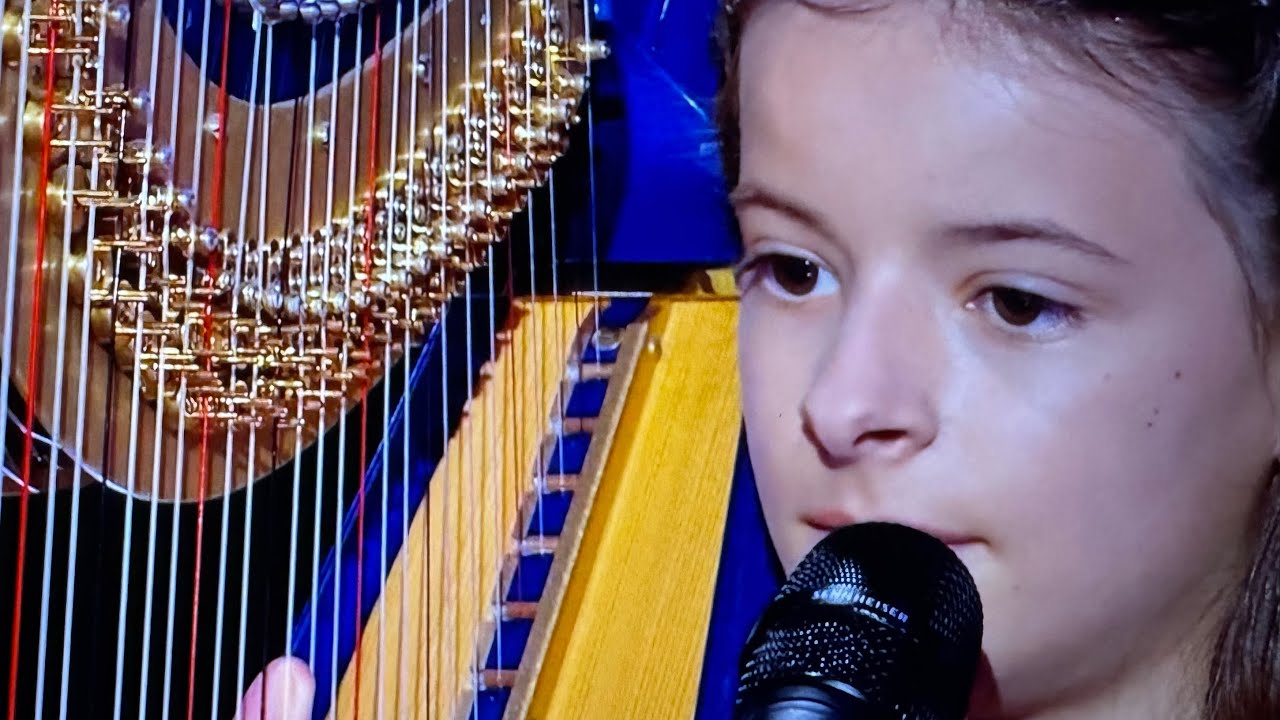 The Voice Kids : Émeline sublime en chant avec sa harpe  