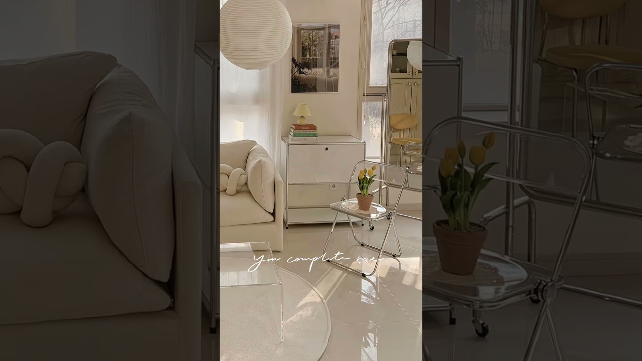 The dream cabinet for every girl living solo! I’m absolutely obsessed with this USM sideboard 💛