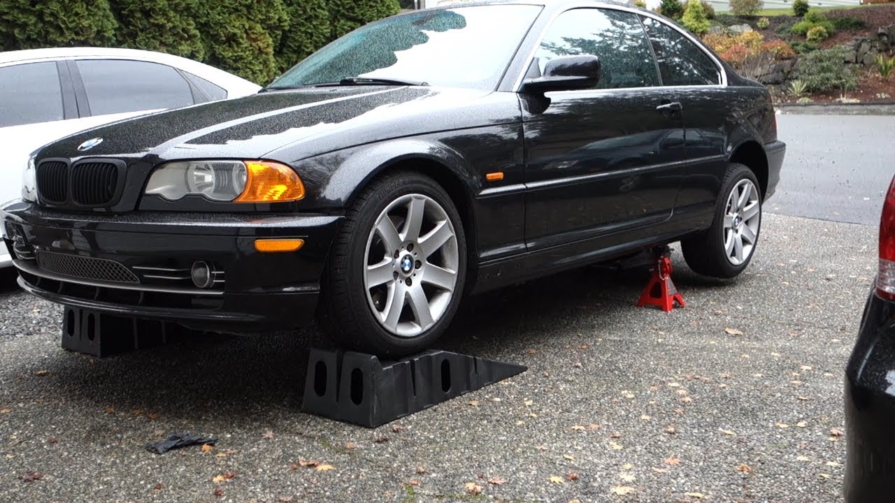 BMW E46 Rear Differential Fluid Change - YouTube