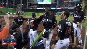 SD@MIA: Gordon grounds RBI single to center field
