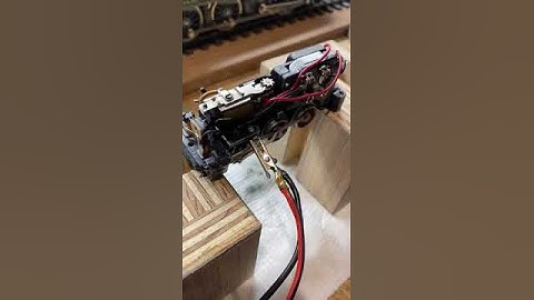 Märklin analog locomotive TM800 test run after deep clean