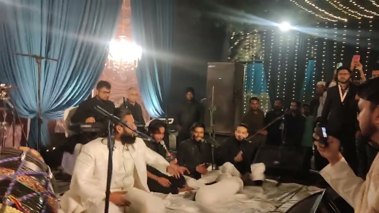 জনপ্রিয় কন্ঠশিল্পী পারভেজ খানের অসাধারণ একটি মুহূর্ত। Navy convention center 📍