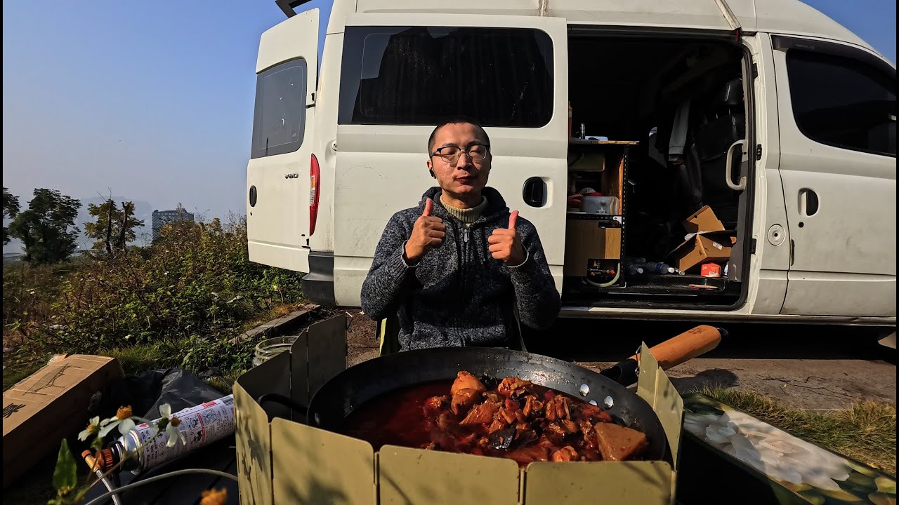 老天爷请客，流浪外卖员，又吃上奢侈大餐了！
