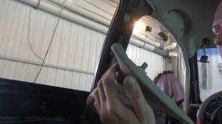 картинка: Как разобрать потолок на АУДИ А4.