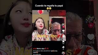 El abuelo regańando a secy