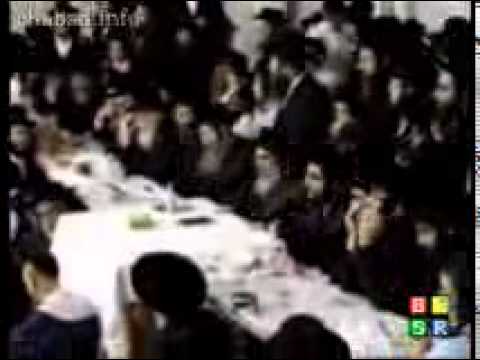 Satmar Rebbe (Aharon) singing Chabad Lubavitch Nigun (melody)