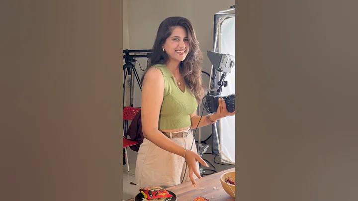 Slow motion magic ✨🔥 #bts #food #foodforshot #cinematic #lighting #behindthescenes #noodles