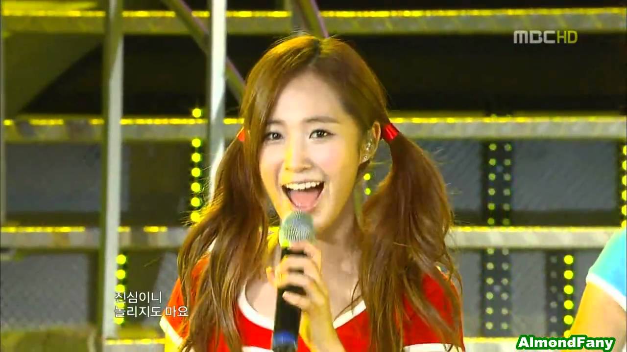 SNSD Yuri Sujubeuni jebal utjimayo compilation