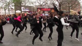 [NowHushTV] BTS Flashmob London UK Blood Sweat and Tears