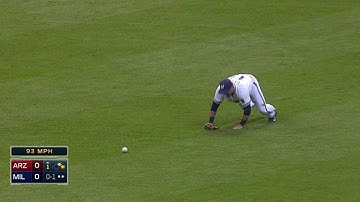 ARI@MIL: Hill lines a single to right to open scoring