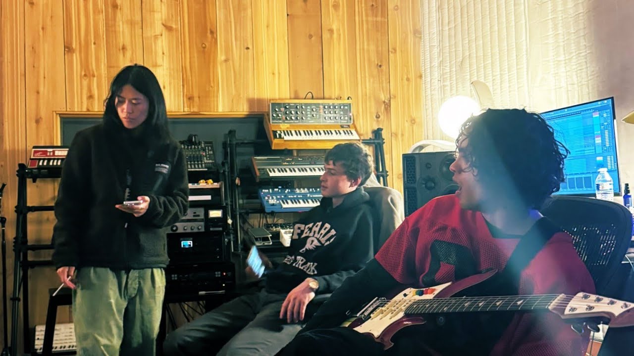 Deb Never - RADIO ALICE (with Kevin Abstract & Dominic Fike) (FULL LQ) (01/09/2024)