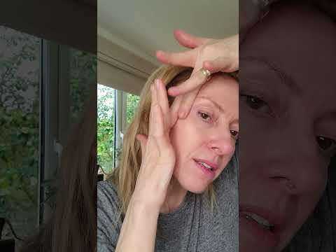 Quick Face Yoga Antiaging Crows Feet Massage #shorts #faceyoga #antiaging #facemassage #crowsfeet