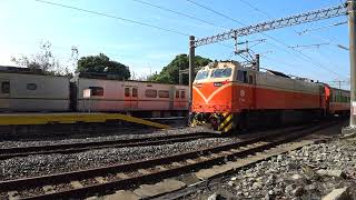 2234次區間車與513次莒光號在大林車站交會 20220504