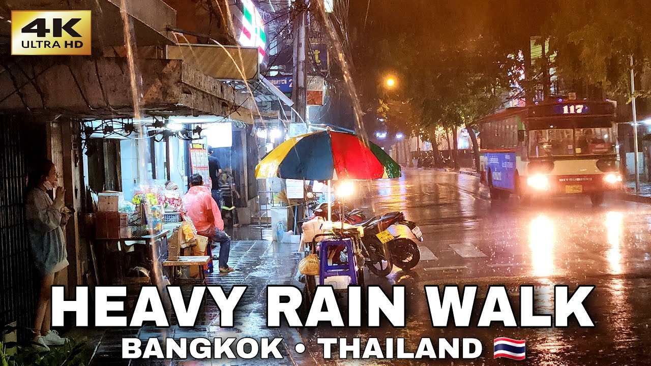 [4K] Walking in the Heavy Rain in Bangkok 🇹🇭 Rainy Night Walk on Local