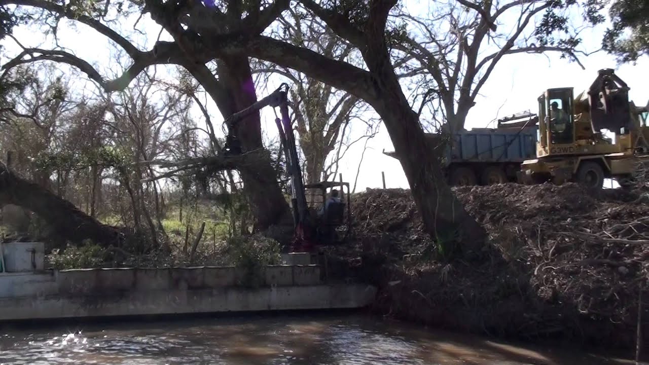 Desnagging Excavation Technologies Alvin Tx Desnagging Barge 2 - YouTube