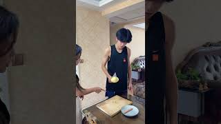 一根肠不够吃???#黄冠澎 #母子日常